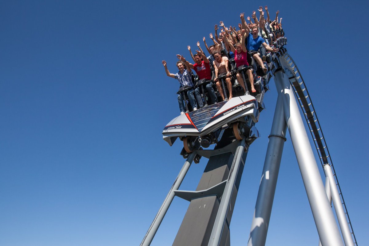 europaparkNL's tweet image. Het is #RollercoasterDay, dus we willen graag weten wat jouw strategie is...
Ga je eerst naar de verste delen van het park om #WODAN te rijden? Of ga je meteen naar de achtbanen bij de ingang zoals #SilverStar? Of heb je als hotelgast misschien een andere strategie?