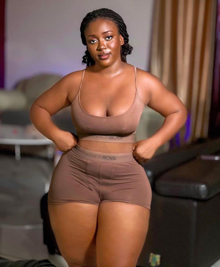 NextStep009's tweet photo. Thickness is Sweetness 😍🤎🍑😋💋 https://t.co/uJC7PJslsk