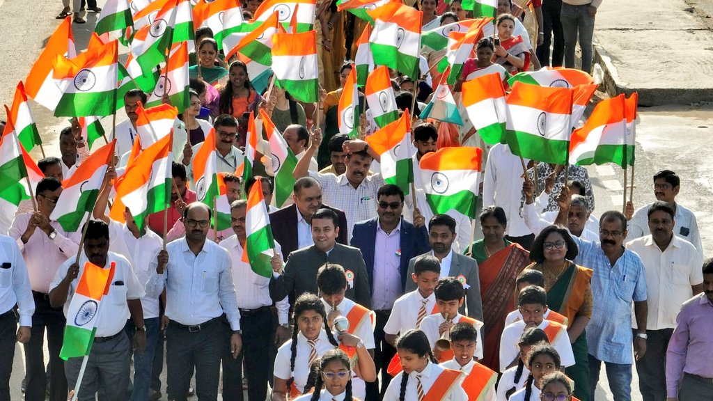 MgnregsK's tweet photo. ಅಮೃತ ಸರೋವರದ ದಂಡೆಯಲ್ಲಿ ಸ್ವಾತಂತ್ರ್ಯ ಸಂಭ್ರಮದ ಆಯ್ದ ಚಿತ್ರಗಳು
ಗ್ರಾಮಸ್ಥರಿಂದ ತಿರಂಗಾ ಯಾತ್ರೆ, ಶಿಲಾಫಲಕ ಸ್ಥಾಪನೆ, ಪಂಚಪ್ರಾಣ ಶಪಥ ಬೋಧನೆ
ಸ್ಥಳ: ಹಿರೇಗೌಜ ಗ್ರಾಮ ಪಂಚಾಯಿತಿ, ಚಿಕ್ಕಮಗಳೂರು ತಾಲೂಕು. ಚಿಕ್ಕಮಗಳೂರು ಜಿಲ್ಲೆ. 
#IndependenceDay2023
#AmritSarovar 
#MeriMaatiMeraDesh
#MGNREGSK https://t.co/KrvjODzSTs