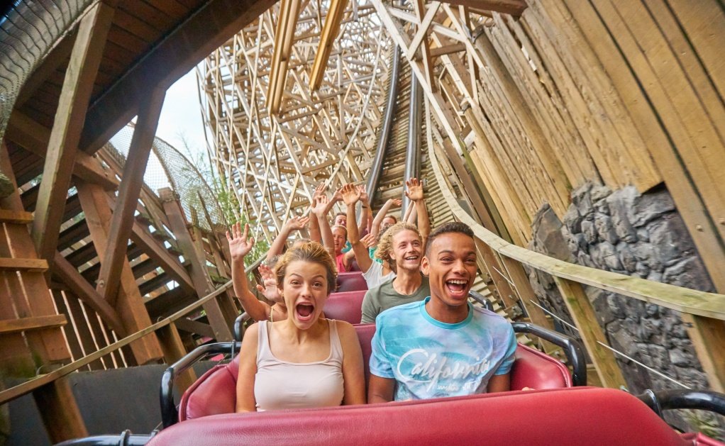 europaparkNL's tweet image. Het is #RollercoasterDay, dus we willen graag weten wat jouw strategie is...
Ga je eerst naar de verste delen van het park om #WODAN te rijden? Of ga je meteen naar de achtbanen bij de ingang zoals #SilverStar? Of heb je als hotelgast misschien een andere strategie?