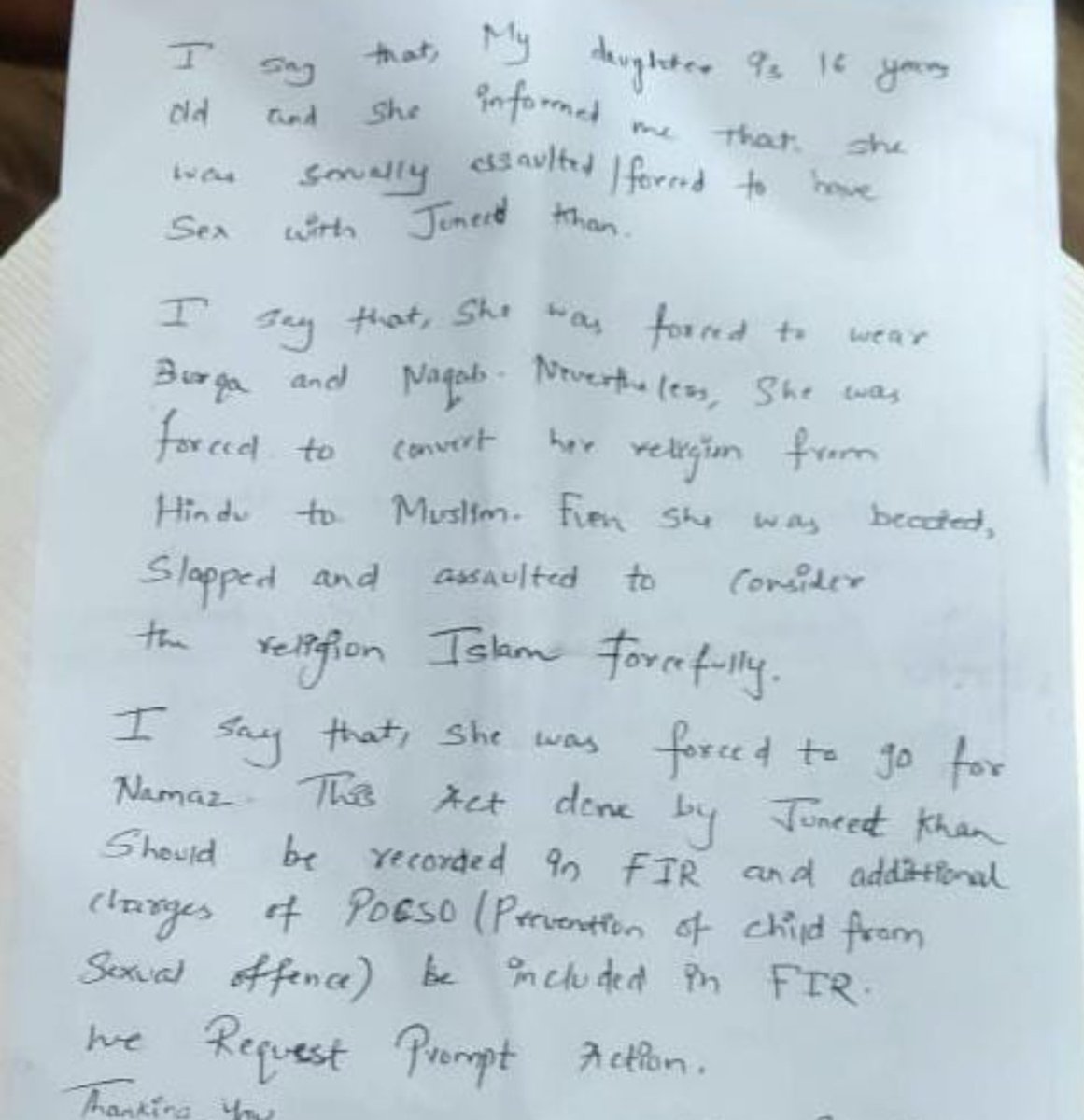 rightwingchora's tweet photo. Juneed Khan tried to cønvert Anjali Sharma (16) year old and forced her to read Namazz.

She was bēaten and tørtured by Juneed Khan to convert into I$lam and forced her to wear a naqab and būrqa.

On July 21, Juneed Khan was forcefully taking her to Uttar Pradesh in Burqa, but Bajrang Dal & BJYM members reached Bandra Terminus Railway Station on time and rescued the girl.

FIR registered on Juneed khan