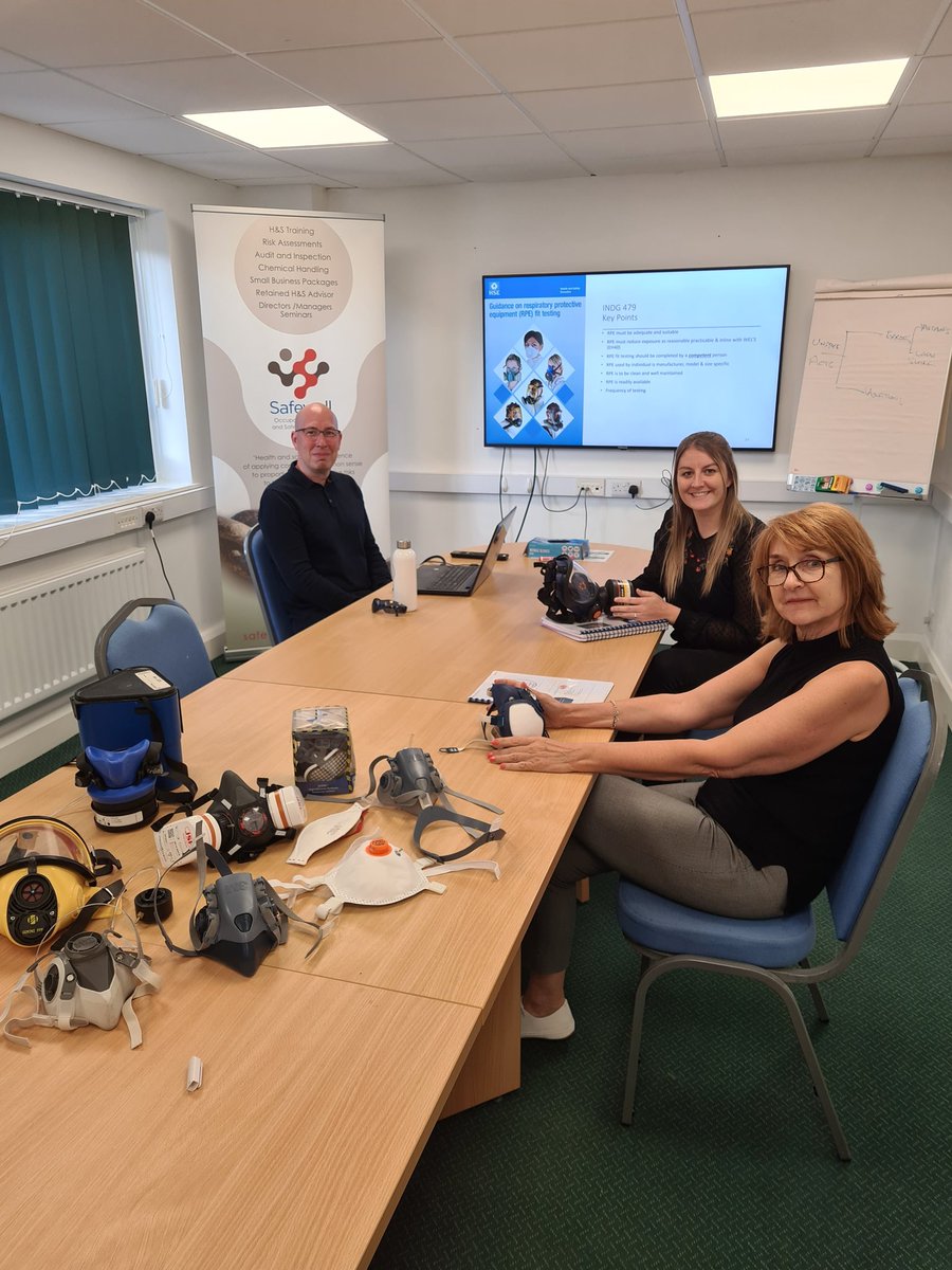 SafewellOHS's tweet image. A successful day of #facefit training means we have expanded our team of fully trained Face Fit testers. #healthandsafety