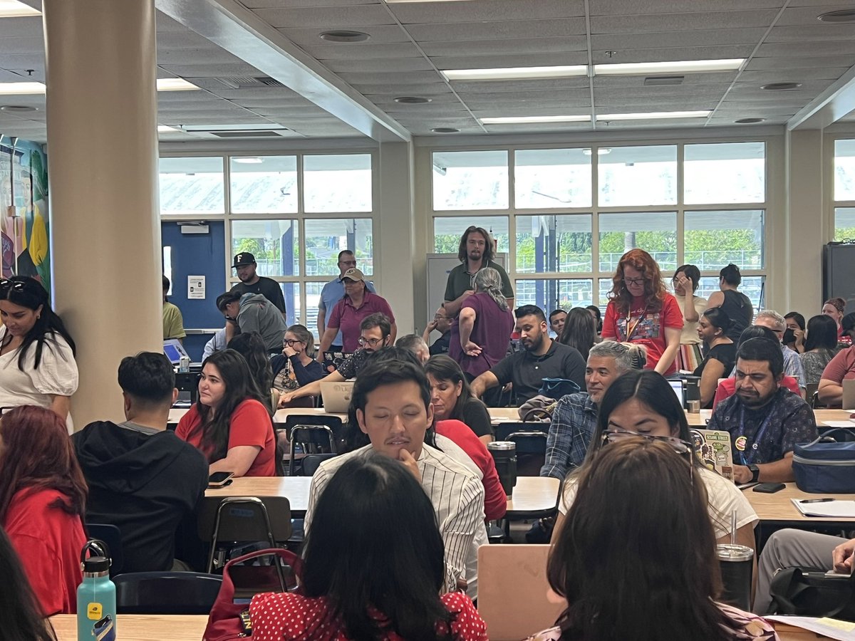 MarqReg's tweet image. We are ONE Franklin!
“One”derful first staff meeting as a whole! Ready to #acceleratelearning !