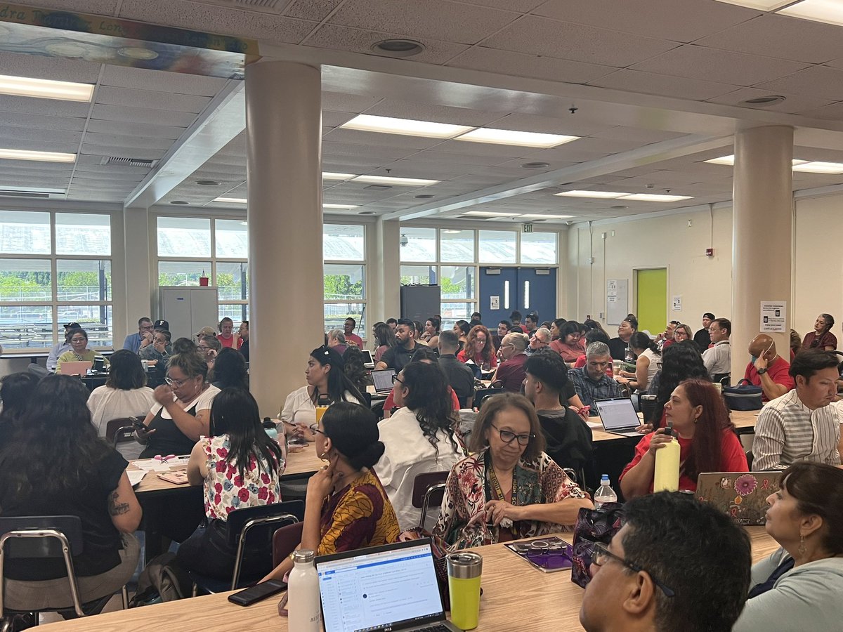 MarqReg's tweet image. We are ONE Franklin!
“One”derful first staff meeting as a whole! Ready to #acceleratelearning !