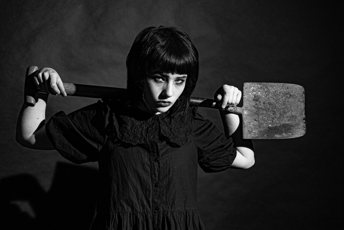 creepercultuk's tweet image. Bands are weird.

It’s always ‘buy this ticket’ and ‘preorder this album’

Never ‘sever the singers head’ and ‘bury it in the forest’

- Darcia

📷 - @JamieHolker