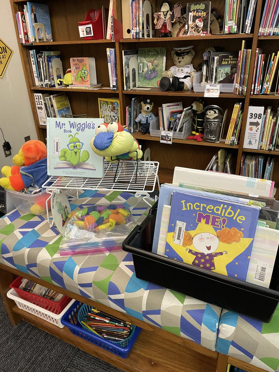 sbutleross's tweet photo. First day ready @ParkGlenES Library #CheetahStrong #ChargerNation #CelebrateKISD #kellerlibraries https://t.co/2RbzbnCtJ6