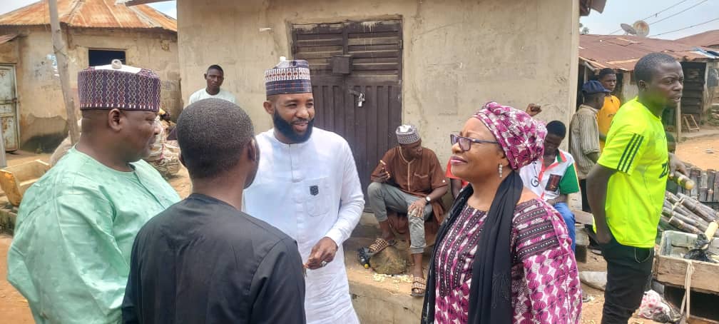 I had the privilege of meeting with the APC Ward Chairman and Youth Leader of Gwagwa.
The trip and meeting was facilitated by Hon. Maikasuwa, the 3Star General of FCT politics