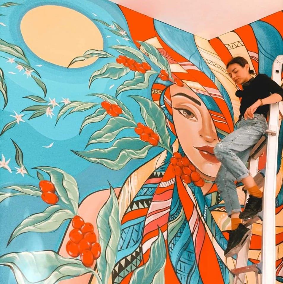 Муралов го насликав за кафетерија што за жал не се отвори. Концептот беше преубав, често проаѓам намерно само да го ѕирнам како стои во празниот простор, ѕиркајќи меѓу зеленилото пред излогот <3