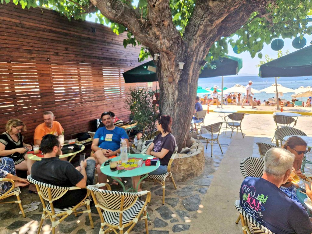 EliasPalai's tweet photo. Σπάνια ζητώ χάρη και το γνωρίζετε όσοι είστε φιλοι μου

Εάν προορισμός σας οποιαδήποτε εποχή είναι η #Στούπα Μεσσηνίας, στηρίξτε το καφέ pub #Πατρικο

Ιδιοκτήτρια, προσωπικό όσο και προϊόντα, υπερέχουν σε ποιοτικά χαρακτηριστικά
Ανακαλύψτε το!

Παρακαλώ ένα Rt του παρόντος post♥️ https://t.co/F8Ulo5U5FH