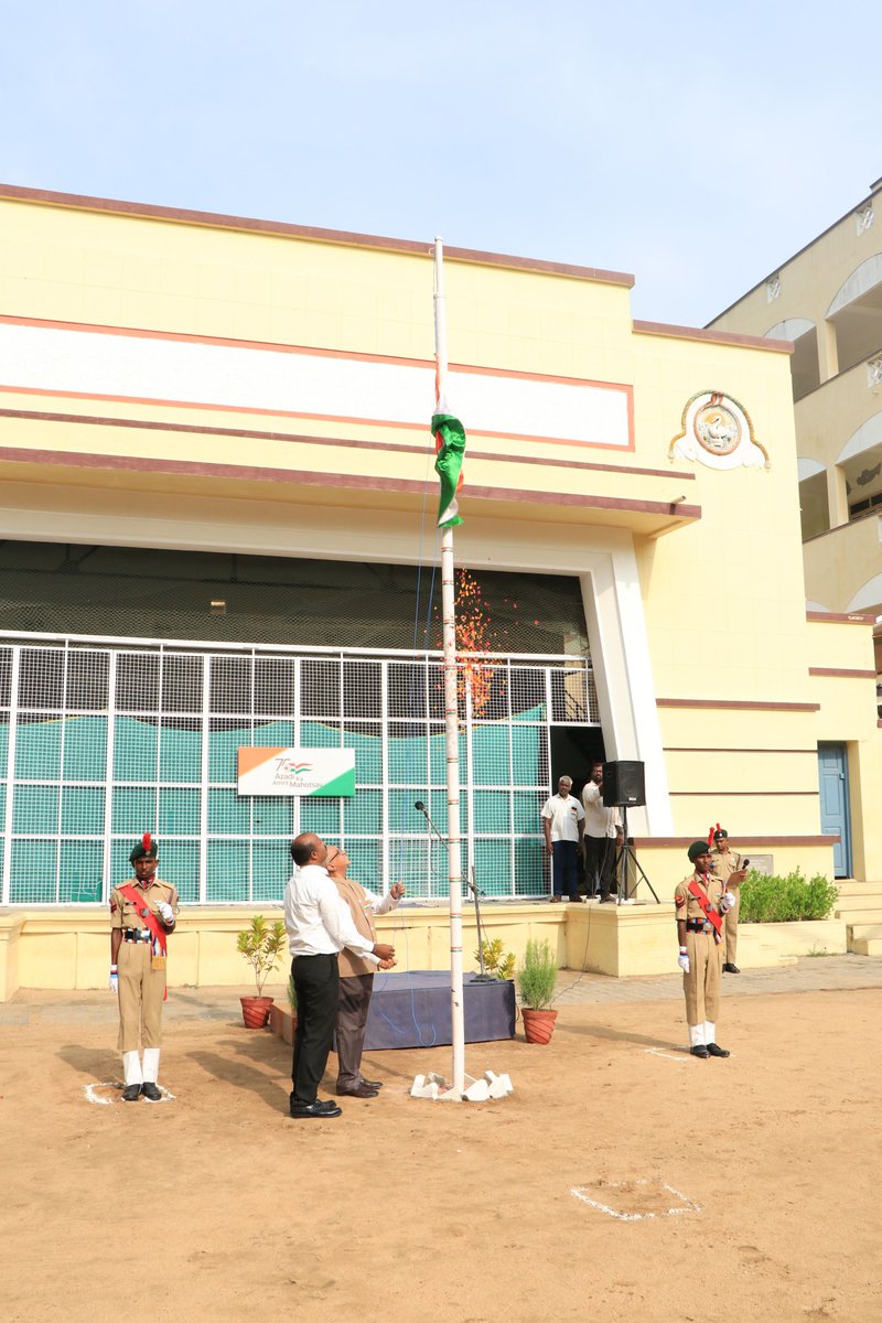viveka1946's tweet photo. 15 August 2023, 77th Independence Day

#IndependenceDay2023  #AmritMahotsav  #HarGharTiranga  #Chennai #Vivekananda #College https://t.co/spkatIeUdC
