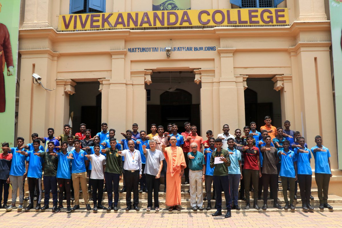 viveka1946's tweet photo. 15 August 2023, 77th Independence Day

#IndependenceDay2023  #AmritMahotsav  #HarGharTiranga  #Chennai #Vivekananda #College https://t.co/spkatIeUdC