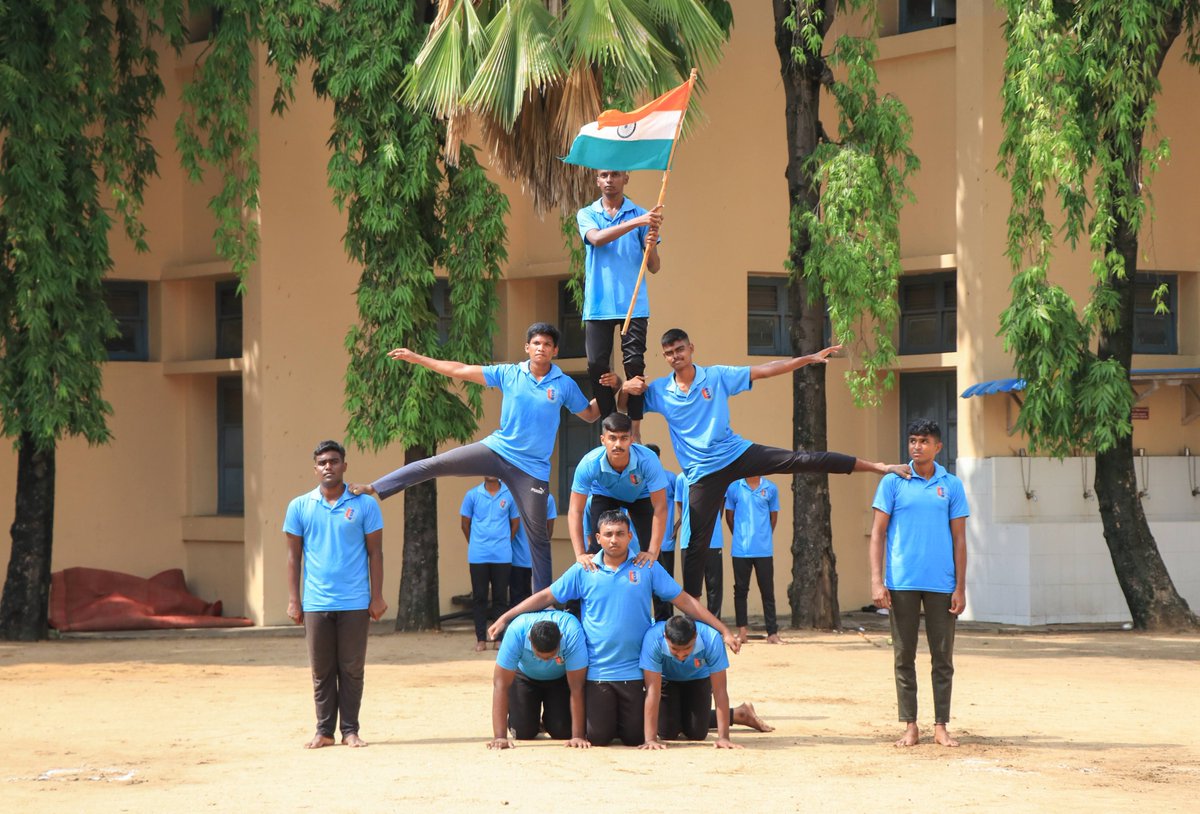 viveka1946's tweet photo. 15 August 2023, 77th Independence Day

#IndependenceDay2023  #AmritMahotsav  #HarGharTiranga  #Chennai #Vivekananda #College https://t.co/spkatIeUdC