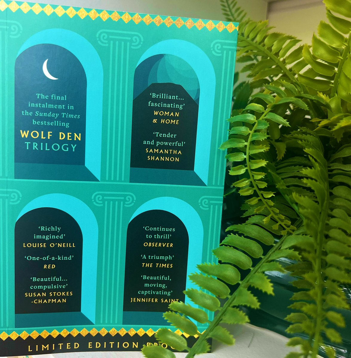 Very happy to receive @ElodieITV’s final instalment of TheWolfDen trilogy, THE TEMPLE OF FORTUNA! Looking forward to tucking in to this today. 💚