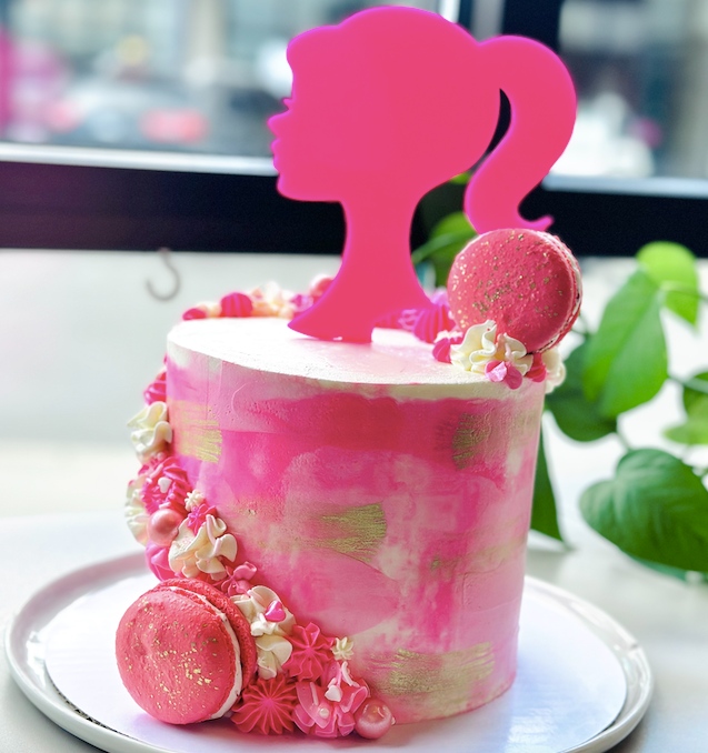 TabletopMediaGp's tweet photo. Come on Barbie, let's go party at Asali! ✨
Be sure to visit their bake shop in #CaryNC to purchase several gorgeously delicious Barbie-inspired treats. 💗
#tabletoptalk #asalidessertscafe #barbiedesserts #barbieworld #barbielife #barbiestyle #barbiepink https://t.co/U9DXMGTstG