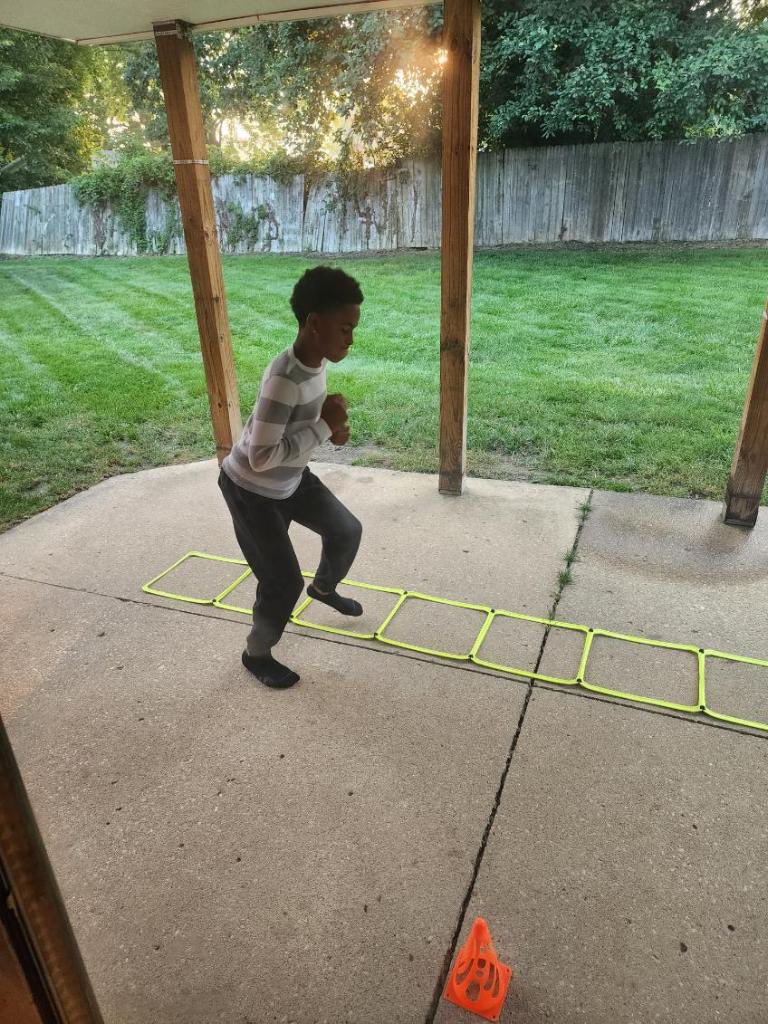CoachO_Arete's tweet image. #GoodRoleModel

my 10 yo has watched me walk 4.5m every morning &amp;amp; go to the gym 6 days a week...hes seen me coach his older brother in football and life…now he has his own routine...I think I've created a monster!!!

#Priority3Check #MyYoungest #Hardwork
