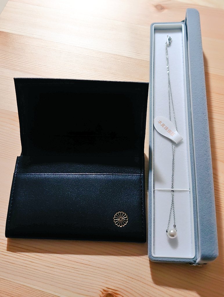 ✿皇居限定✿ 真珠のネックレスとトートバッグ 皇居の売店で名刺入れ1,500円と本真珠のネックレス3,200円を購入した～