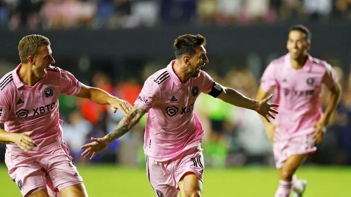 BDATuc's tweet photo. Con un tanto de Lionel Messi, Inter Miami goleó 4-1 a Philadelphia Union y
jugará la final de la Leagues Cup
Las Garzas hicieron gala de su efectividad en el Subaru Park y se impusieron gracias a los goles de Josef Martínez, Messi, Jordi Alba y David Ruiz.
#BDATuc https://t.co/W2twlIEcny