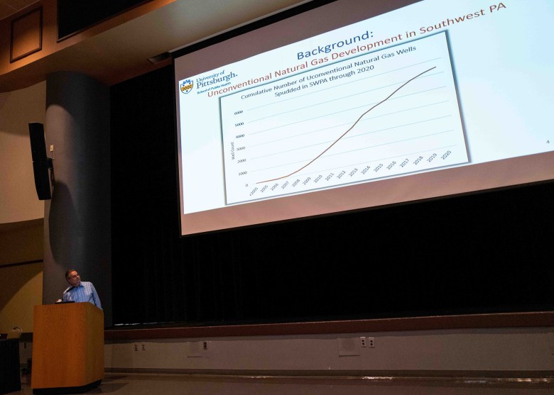 PublicSourcePA's tweet photo. Numerous correlations found between proximity to fracking and increased cancer rates, asthma attacks, low birth weight. Pitt and state researchers find the link, in studies commissioned in 2019 to look into communities near fracking in Southwestern PA:https://t.co/N2V4AtRbCS https://t.co/IwCYAAqCpH