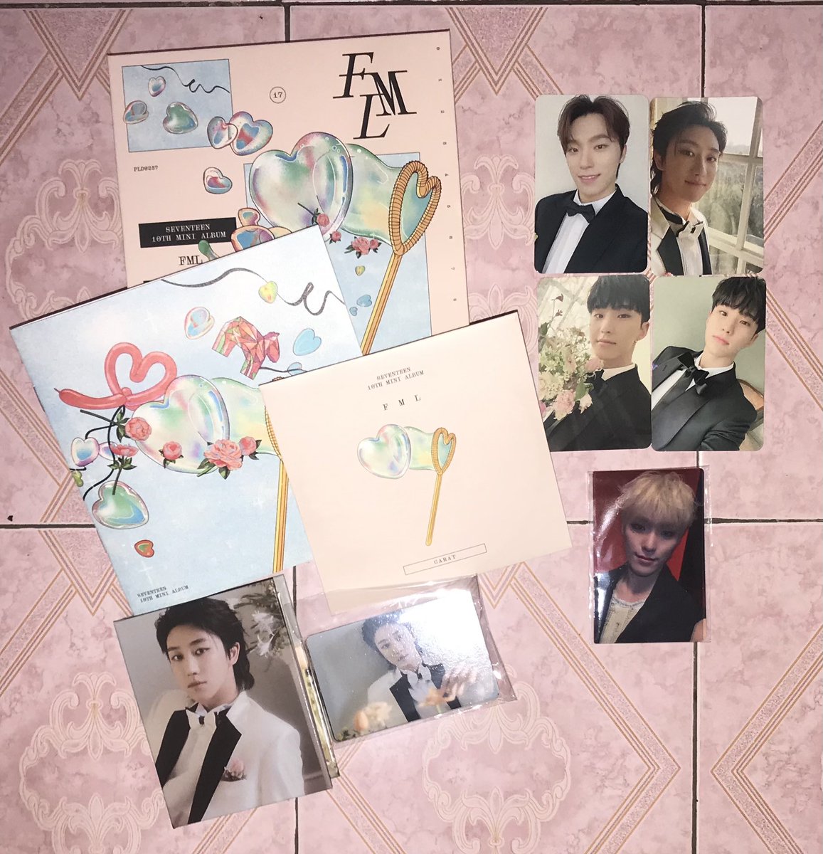 WTS // Want To Sale
Edisi BU

album svt fml carver unsealed 

T8 / Minghao ver.
195k fullset + pob weverse
negotiable 
dom bekasi
bisa 🍊

# seventeen fml carver album minghao t8 wts wtb carat ina hoshi dino