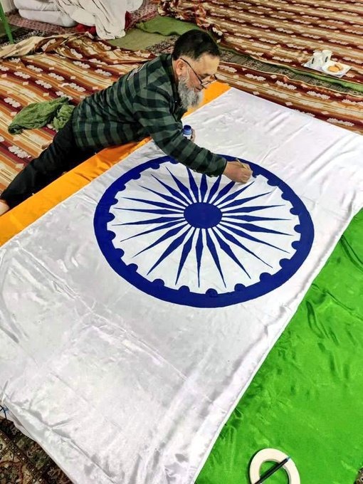 MeerSho88535149's tweet photo. LIndia's working on its renewable energy projects, is not only reducing carbon emissions but also boosting clean energy whereas Pakistan is in top five countries with the highest CO2 emissions globally. #FlameOfLiberty #IndiaCelebrates #Independ #TricolourStories #SpiritOfIndia https://t.co/pHqaekIsoh