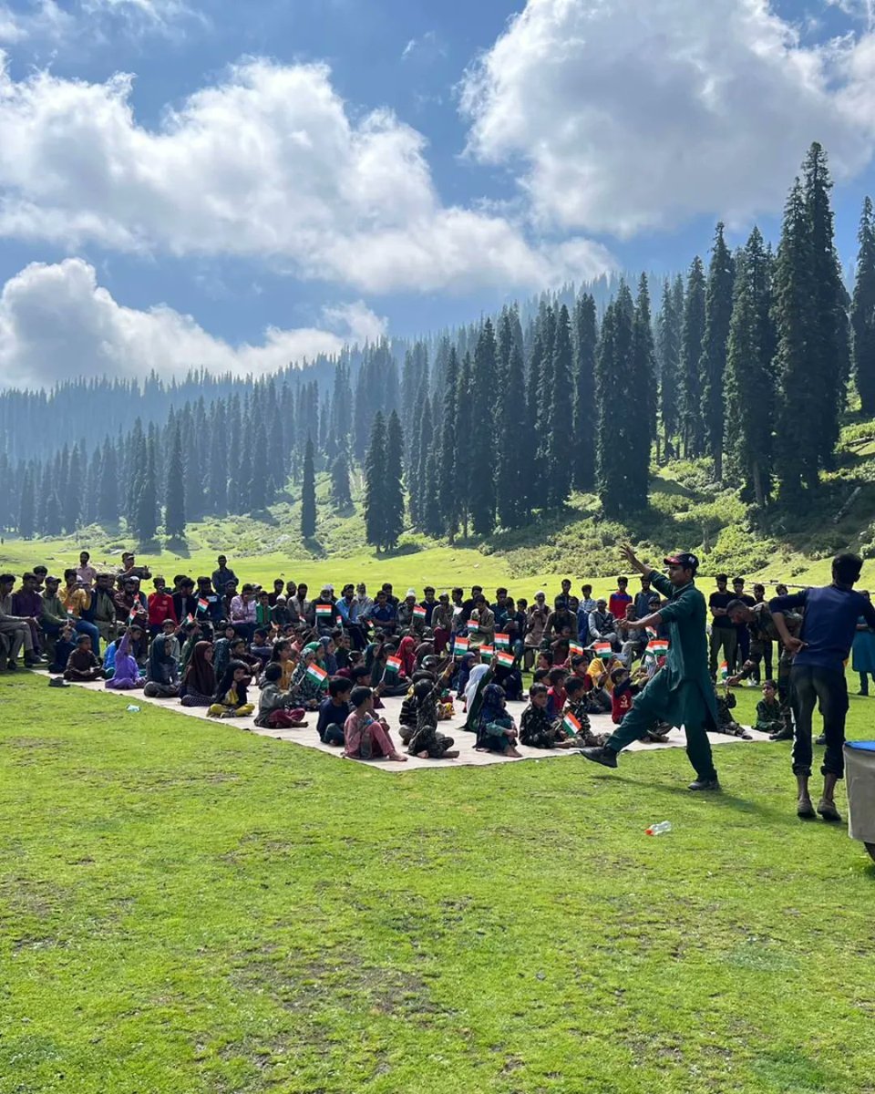 'The preservation of freedom is not the task of soldiers alone The whole Nation has to be strong' Undoubtedly, with an AWAAM and Army like this, INDIA will be the Strongest Forever #IndianArmy #Kashmir #NayaKashmir #IndependenceDay2023 #IndependenceDayIndia