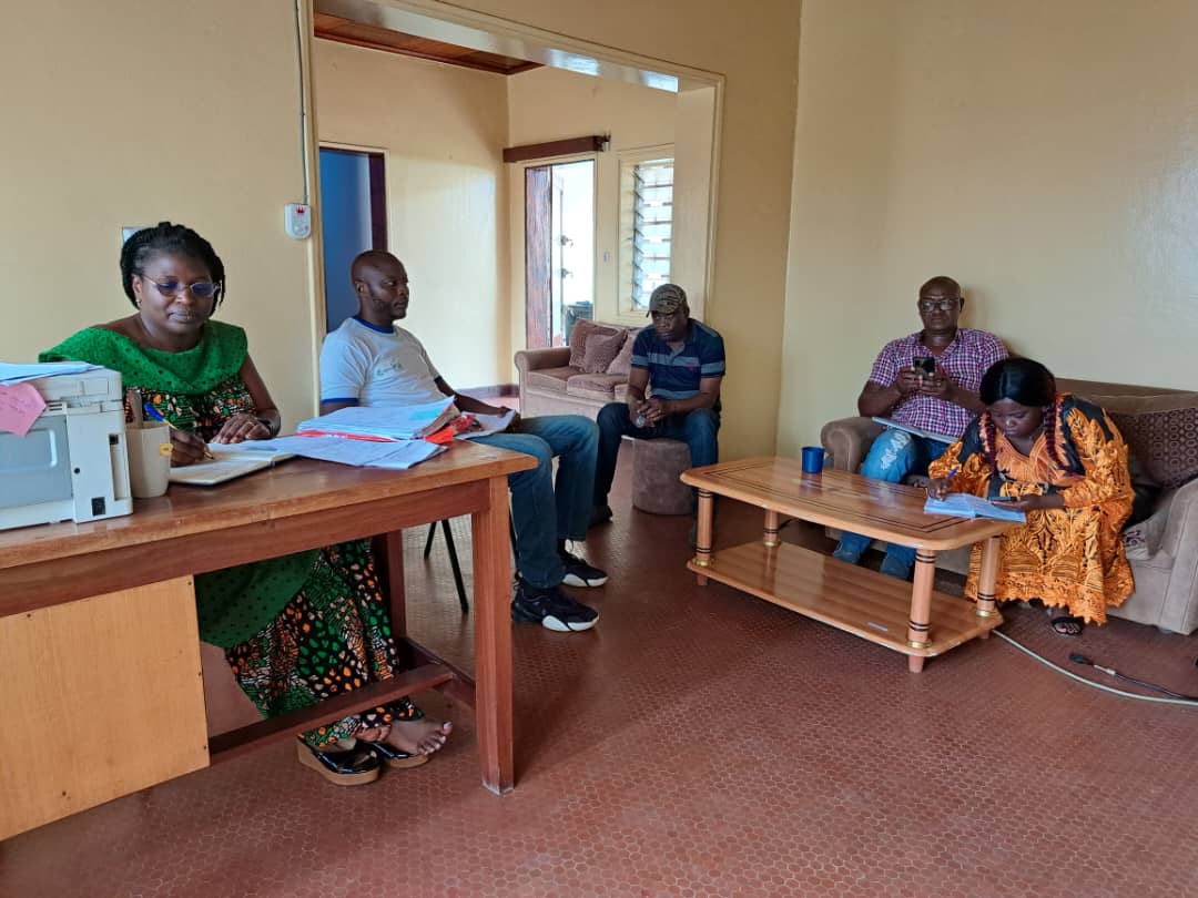 Wesad_Cameroon's tweet photo. Strategic planning meeting with staff & field actors in Central A R, drawing attention to existing gaps, reviewing & discussing key issues & strategic points, establishing next steps and setting goals towards better implementation
#wfp
#worldbank
#fao
#foodsecurity
#wesad https://t.co/xWSqBTLrli