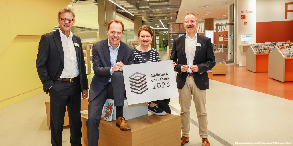 Duesseldorf's tweet photo. Die #Zentralbibliothek im #KAP1 ist "Bibliothek des Jahres 2023"!🎉🥳📚
Der mit 20.000 Euro dotierte nationale #Bibliothekspreis wird vom Deutschen Bibliotheksverband e.V. (dbv) und der Deutsche Telekom Stiftung im Rahmen eines Festakts am 24.10. verliehen.
👉 https://t.co/o8rD3W07Ha