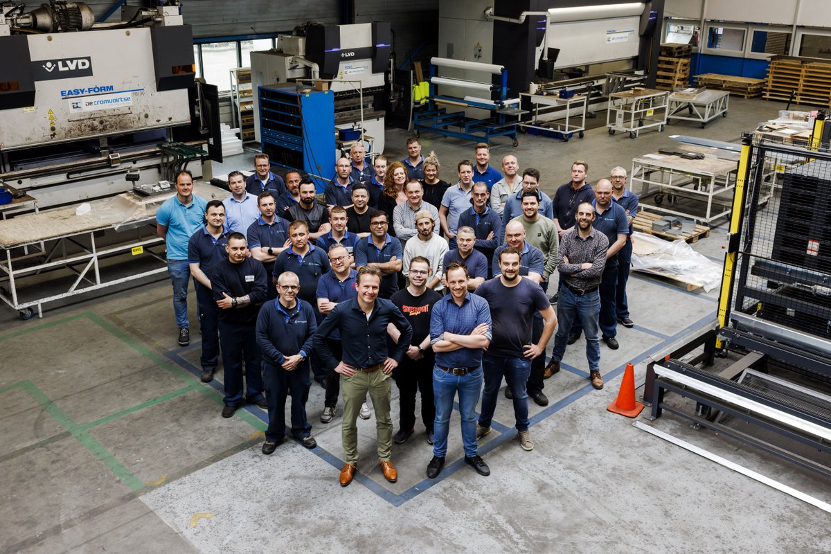 RegioBusiness's tweet photo. ⚠️ De Cromvoirtse: 'Al het saaie werk automatiseren we, het leuke doen we zelf'.

Nieuwsgierig naar de vacatures? Kĳk op https://t.co/xpTH6gbG1R 
Lees het hele artikel in zakenmagazine BUSINESS 👉 https://t.co/GrtPrWyKLz 

#maakindustrie #vacature #MadeinBrabant #leukstewerkgever https://t.co/Yp3FG4LGvV