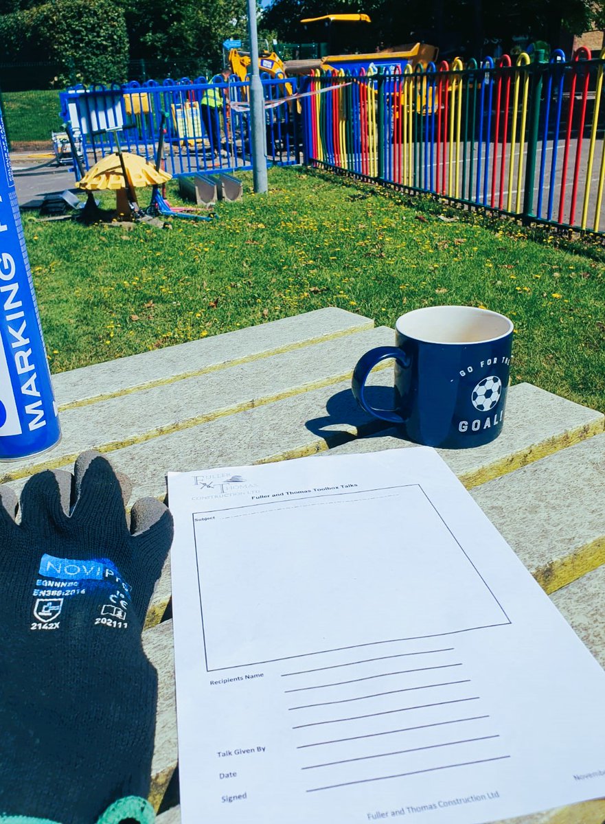 fullerandthomas's tweet image. Quick cuppa before the Toolbox Talks #fullerandthomas #loveconstruction #toolboxtalks #healthandsafety #cuppa #groundworks #playground #school