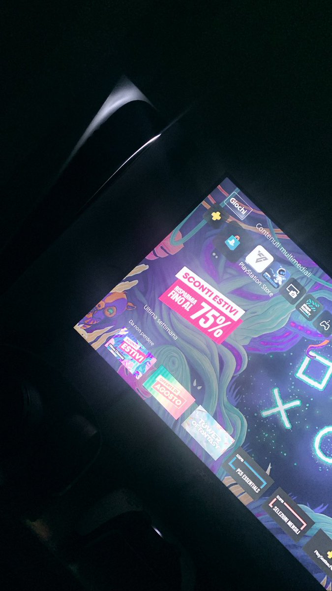 PS5 presa, tapparelle giù e EAFC24 Beta in download.👋🏾