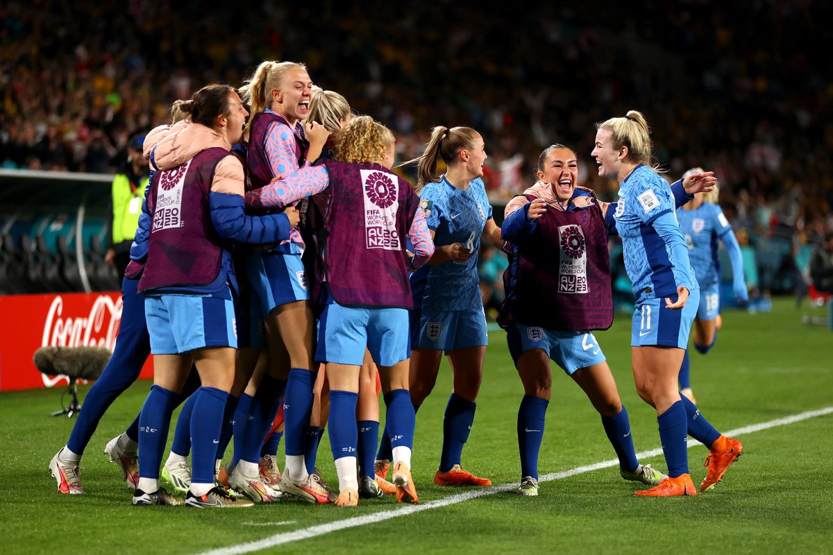 youplay_fr's tweet photo. 📢FT: Australia 1-3 England
⚽️Toone (36'minutes), Hemp (71'minutes), Russo (86'minutes)

For the first time since 1966, an England team is into a football World Cup final. They will face Spain on Sunday. 

#WWC2023 #WomensWorldCup #Lionesses https://t.co/75zP48ygqf