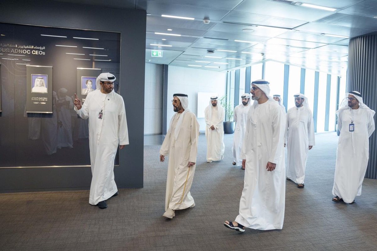 ShawatiMagazine's tweet photo. استقبل صاحب السمو الشيخ خالد بن محمد بن زايد آل نهيان سمو الشيخ طحنون بن محمد آل نهيان خلال زيارة لمقر أدنوك في أبوظبي لمراجعة جهود الشركة في دفع عجلة نمو الاقتصاد الوطني أمس 15 أغسطس 2023. https://t.co/xyIPTGDm3d