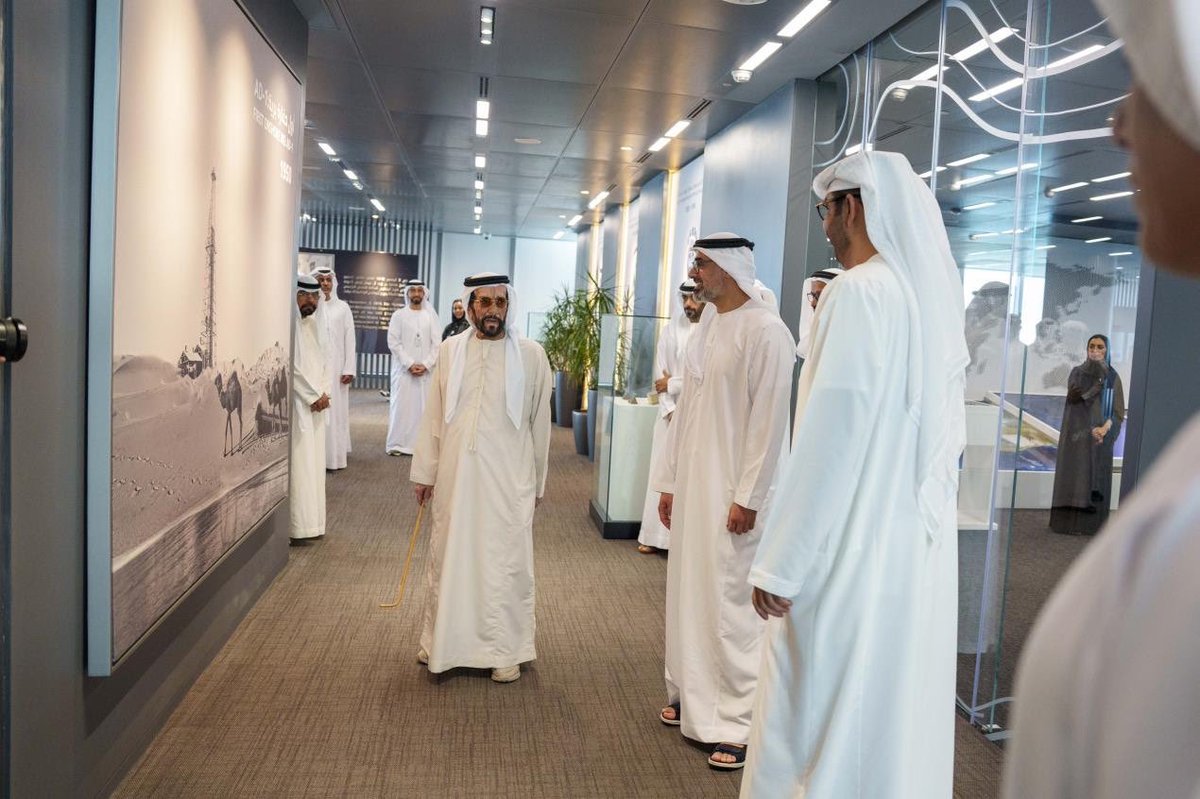 ShawatiMagazine's tweet photo. HH Sheikh Khaled bin Mohammed bin Zayed Al Nahyan received HH Sheikh Tahnoon bin Mohammed Al Nahyan during a visit to ADNOC’s Headquarters in Abu Dhabi  to review the company’s efforts in advancing the growth of the national economy yesterday the 15th of August, 2023. https://t.co/9s1002IHeB