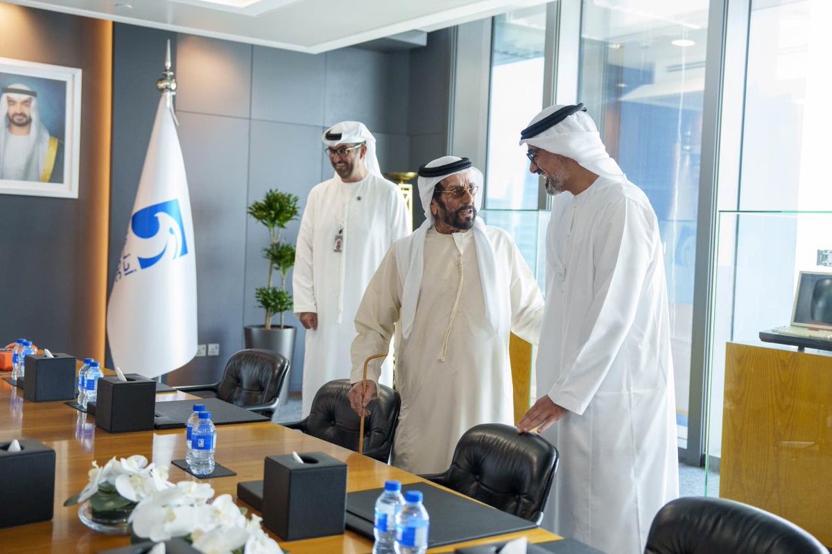 ShawatiMagazine's tweet photo. HH Sheikh Khaled bin Mohammed bin Zayed Al Nahyan received HH Sheikh Tahnoon bin Mohammed Al Nahyan during a visit to ADNOC’s Headquarters in Abu Dhabi  to review the company’s efforts in advancing the growth of the national economy yesterday the 15th of August, 2023. https://t.co/9s1002IHeB
