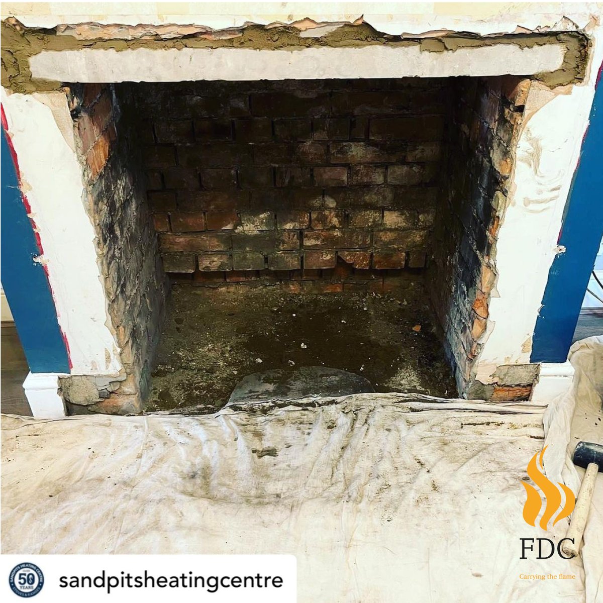 Fdcukltd's tweet image. Now is definitely the time to plan for the cold season ahead. These guys now have one of our FDC5 Wide Eco #Multifuel #stoves all ready to keep them warm in the winter months. 🔥🔥 This one was expertly installed by @sandpitsheating. Swipe to see the before and after pics. ➡➡