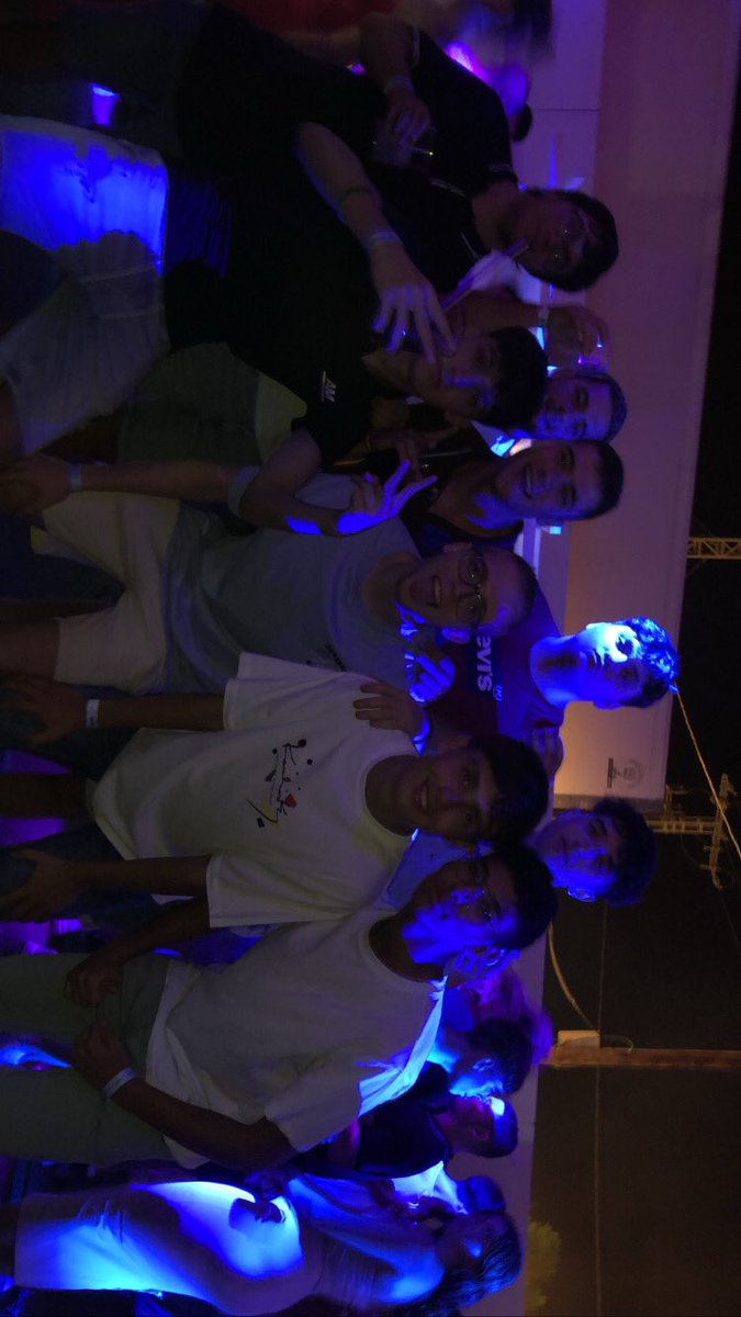 TriskisFC's tweet photo. Anoche decidimos de salir por primera vez desde la fundación de triskis para hacer piña 

#masqueunsentimiento https://t.co/MAREekPgim