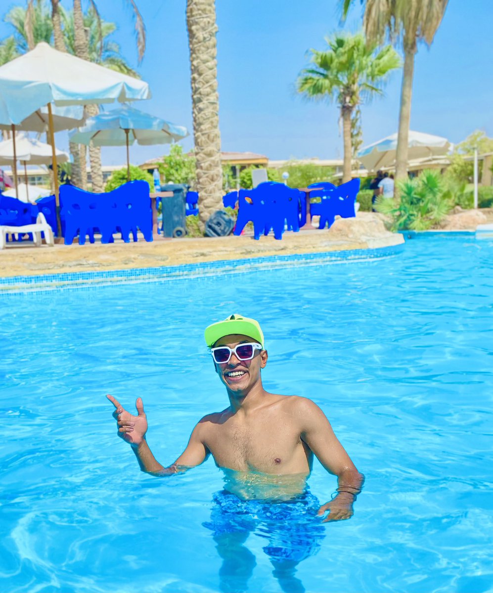 7adada1's tweet photo. ودول في المايه عادي😂🩵 https://t.co/nix5i9m2K9