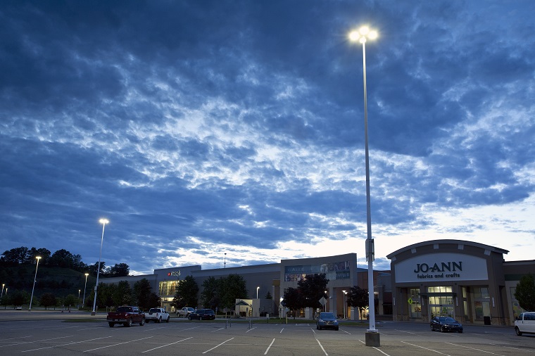 EM_Displays's tweet image. LED is the future of lighting. Well-made #LEDproducts can use 75% less energy than incandescent bulbs and last 25 times longer. Read more on the benefits of #LEDlighting in our blog!