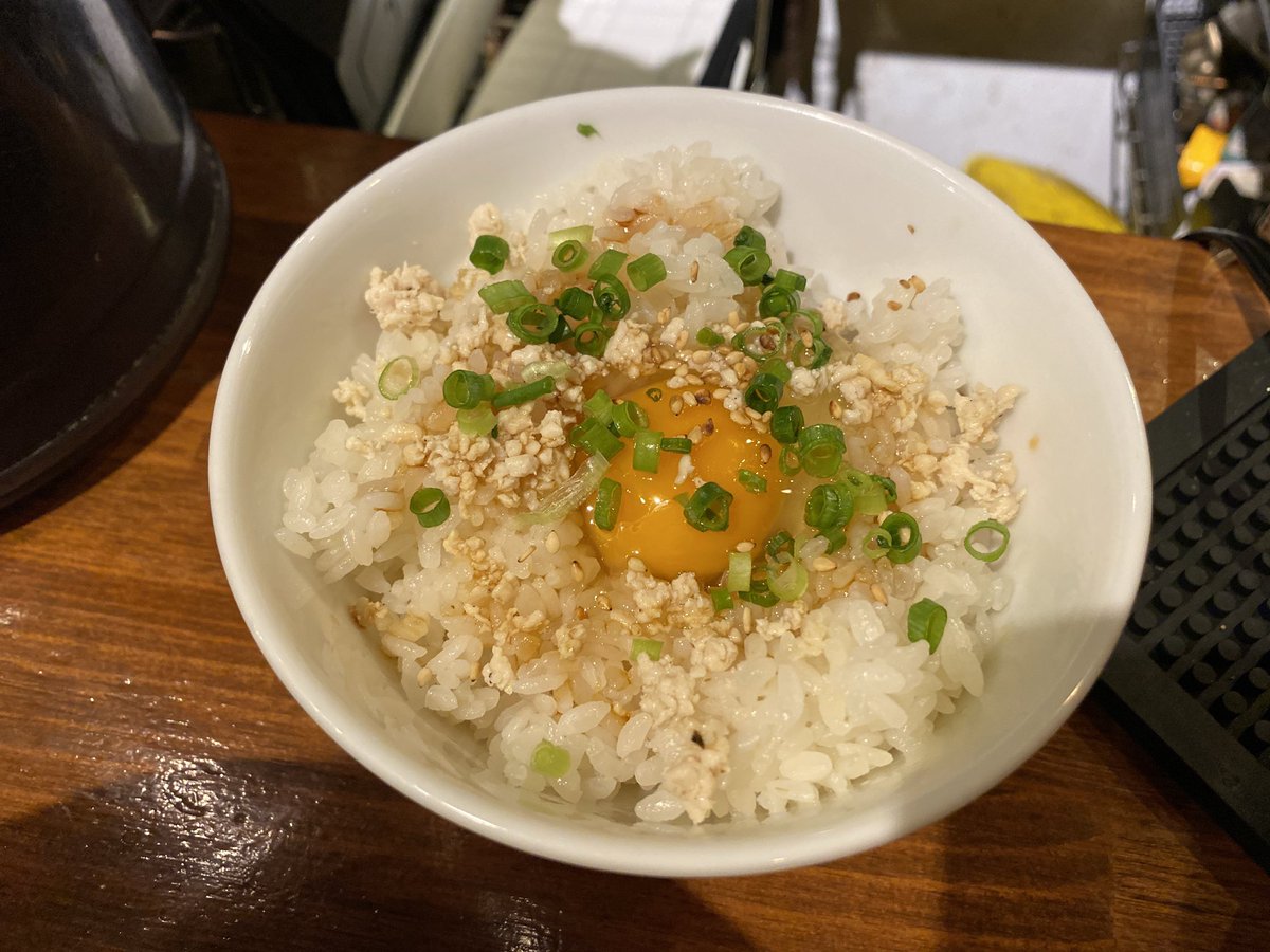 ●麺屋 KEMURI（要町）

くんそば　醤油
特製トッピング
燻製醤油のTKG

くんそばのスープの燻製の香りは、個人的な感覚ではそんなに強く感じなく、さっぱりといただけます✨