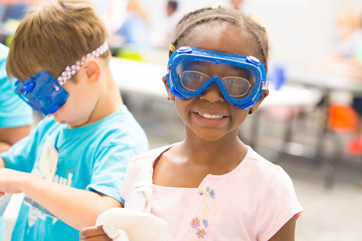 MODSFTL's tweet photo. Relay messages by satellite, design a power plant, and explore sound amplification as a @gsk #ScienceintheSummer physicist! MODS is excited to work to deliver this fun free STEM program in collaboration with @TheFranklin. #GSKSI
🔗Learn more here: https://t.co/TEL5z0JmEn https://t.co/iWvJx4gC67