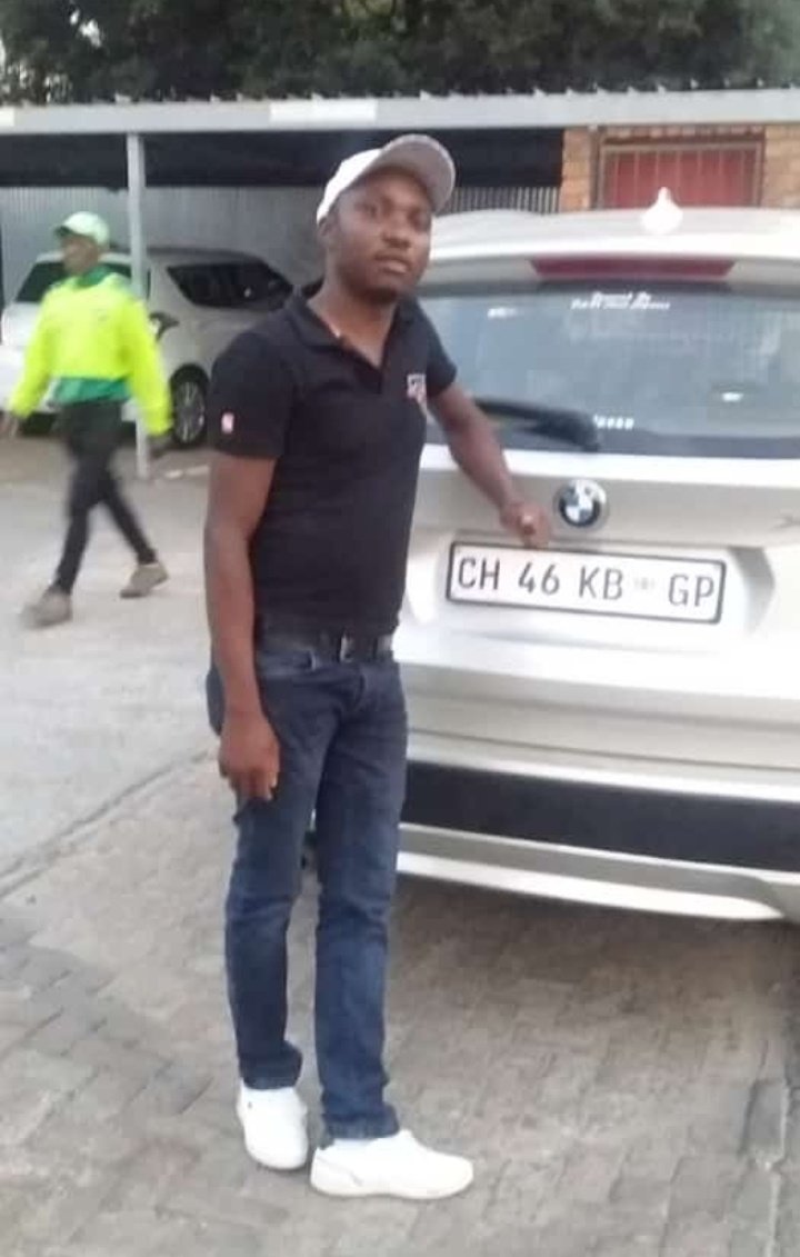 Am_Blujay's tweet photo. BOLO 💥💥

Black BMW with Limpopo plates DCS 967 L  missing, it was last seen in Pretoria being driven by this man in the picture so if anyone recognize or know this man let me know there is a reward! https://t.co/BvKpk19zja