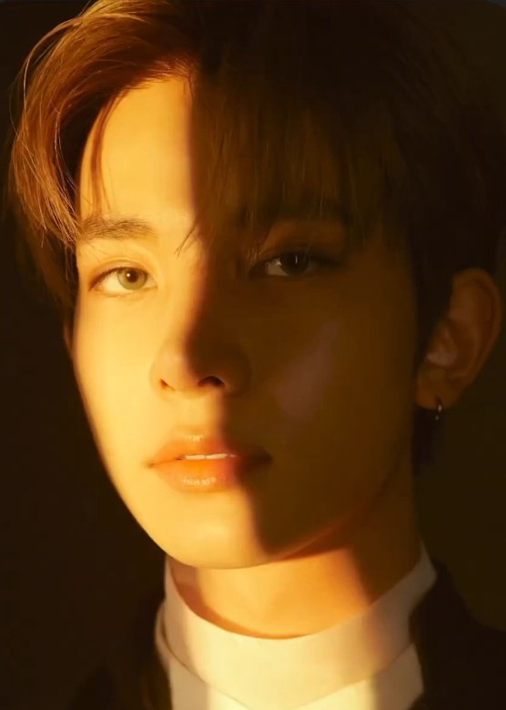 ihs_heeseung's tweet photo. heeseung so fine 😵‍💫 https://t.co/iw69Dhj21K