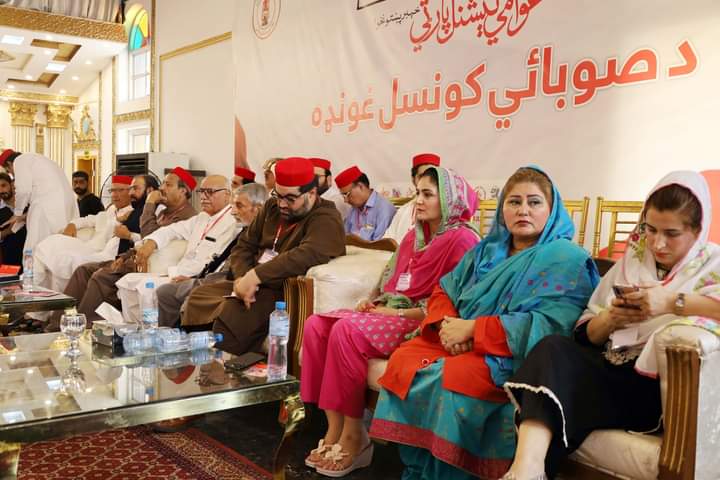 ali_tekadar's tweet photo. عوامی نیشنل پارٹی خیبرپختونخوا کے صوبائی کونسل کا اجلاس: ۔عوامی نیشنل پارٹی کے نامزد امیدوار صوبائی اسمبلی PK9محمد ظاہر شاہ خان رور جان , اظہارخیال کررہے ہیں۔
#ANPPakhtunkhwaCouncil https://t.co/sUEqLpM8wn