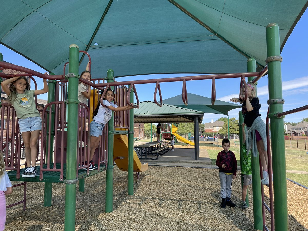 hart7911's tweet photo. Recess yesterday was wonderful ❤️ #WeAreEddins #LegacyLife #eddins #eddibselem @TabithaPressne1 @PennyORear https://t.co/V7IkngE136