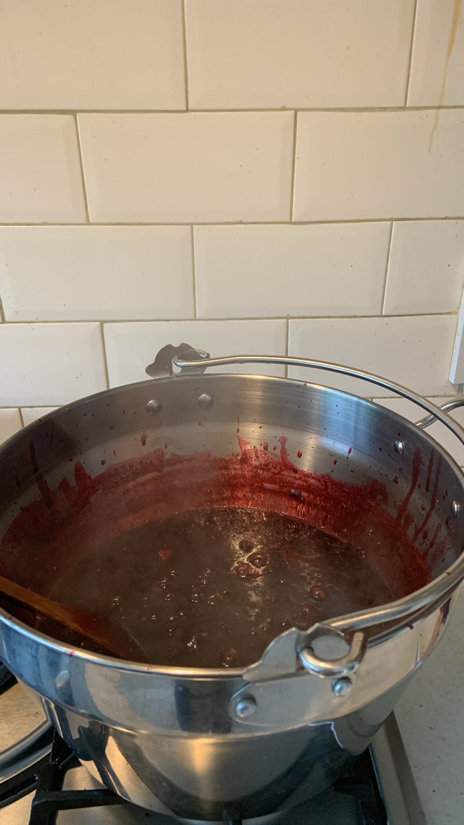 Really enjoyed #foodmatters last night, particularly the focus on seasonal food and preserving. First job this morning was to make blackberry & apple jam. Gifts from the garden to be enjoyed for the coming months. @RTEOne @giyireland @mickkellygrows