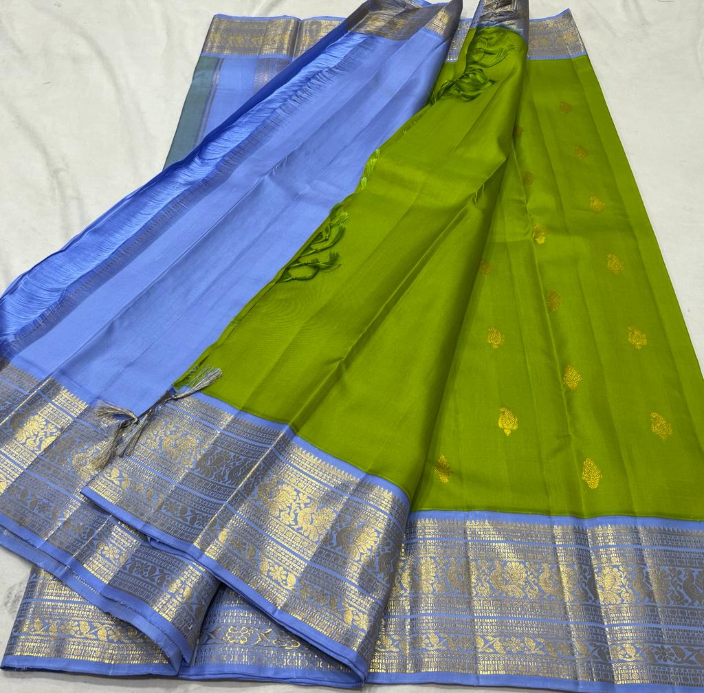 IndiaSareStore's tweet photo. 230816-B
Handloom korvai Kanchipuram silk saree - Limited Stock (lasts only 2-3 days from posting)
Double side korvai border ( Kuttu joint border 4 hands weaving )
100% pure original Gold zari quality with 1 G +++ silkmark tag,
- DM to order
Call: +91 82960 54624 https://t.co/2HyCZnJxAT