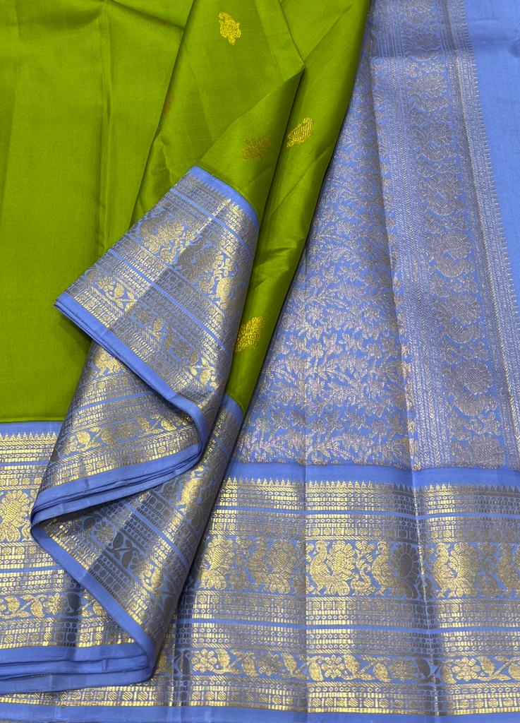 IndiaSareStore's tweet photo. 230816-B
Handloom korvai Kanchipuram silk saree - Limited Stock (lasts only 2-3 days from posting)
Double side korvai border ( Kuttu joint border 4 hands weaving )
100% pure original Gold zari quality with 1 G +++ silkmark tag,
- DM to order
Call: +91 82960 54624 https://t.co/2HyCZnJxAT