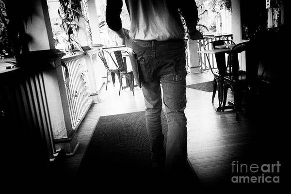 TLawren37609829's tweet photo. The Waiter: https://t.co/K3irMDlZBV #thingsthatmove #BuyIntoArt #AYearForArt #blackandwhitephotography #modernart #art #artist https://t.co/rZ6CHn2qbJ