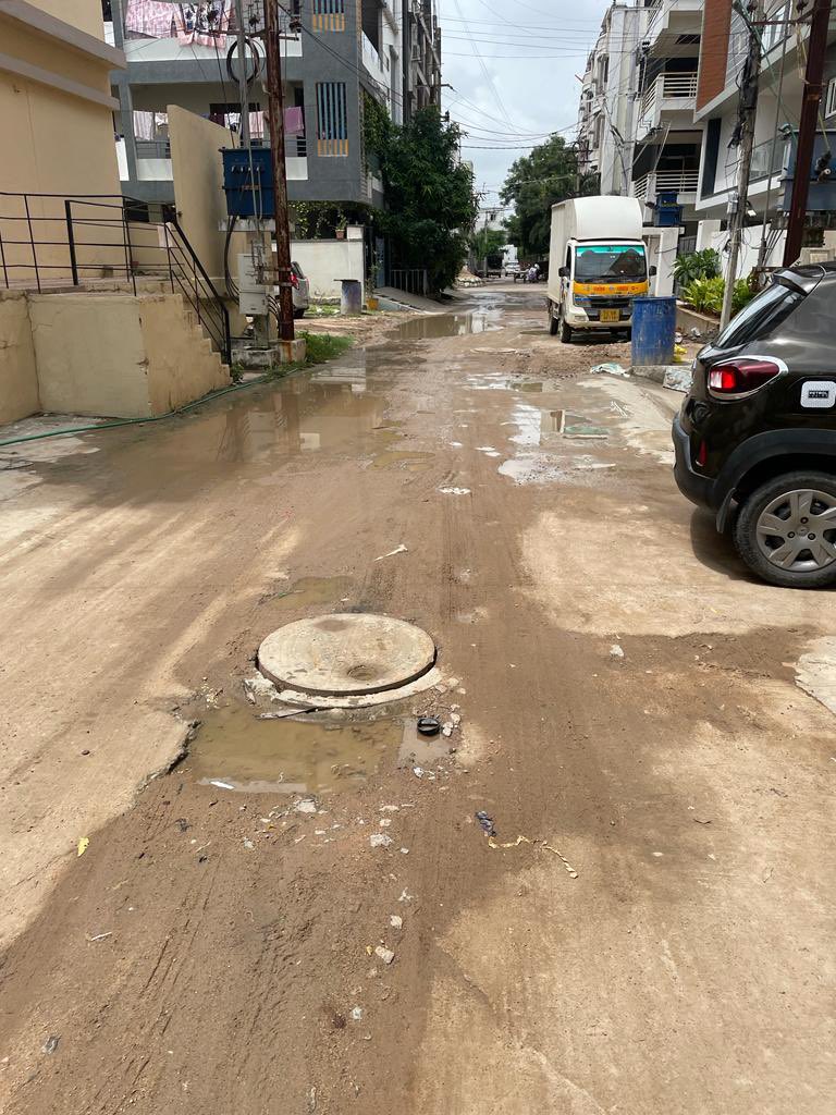BALU_BMD's tweet photo. Recently, a family rushing home due to ongoing rains fell prey for these potholes and got hospitalised with injuries. Dear @KTRBRS anna, request your help here please https://t.co/GYTqSkcwyY