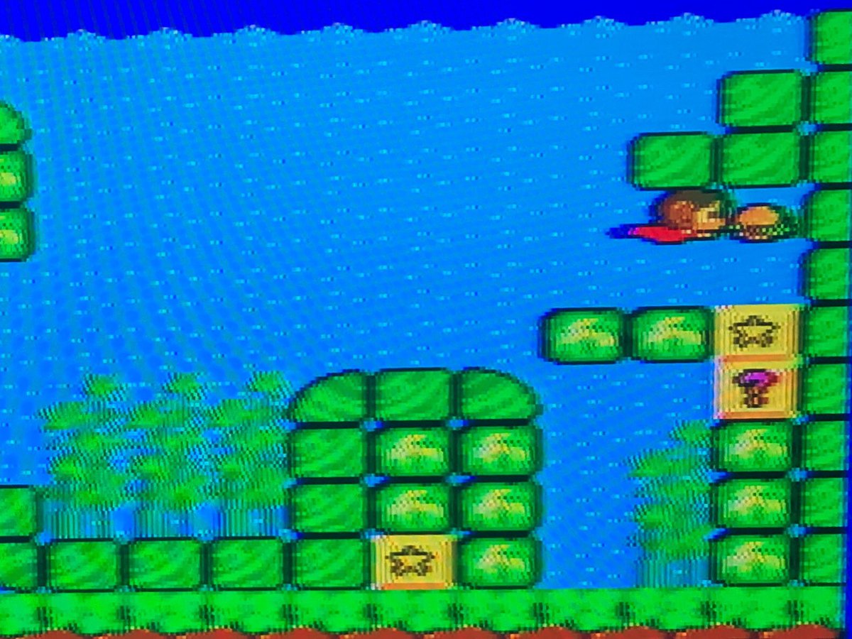 sekiro_51's tweet image. 欧州版セガマスターシステムⅡ起動確認‼︎👍これがッ！これが本体内蔵アレックスキッドのミラクルワールド👊ザ･ワールド‼︎⚙️(違😅)
なにィィィーッ！
おにぎり🍙がッ
ハンバーガー🍔にッ
変えられているッ‼︎👀
 #segamastersystem2  #SEGA
 #MasterSystem  #AlexKidd 
 #AlexKiddInMiracleWorld